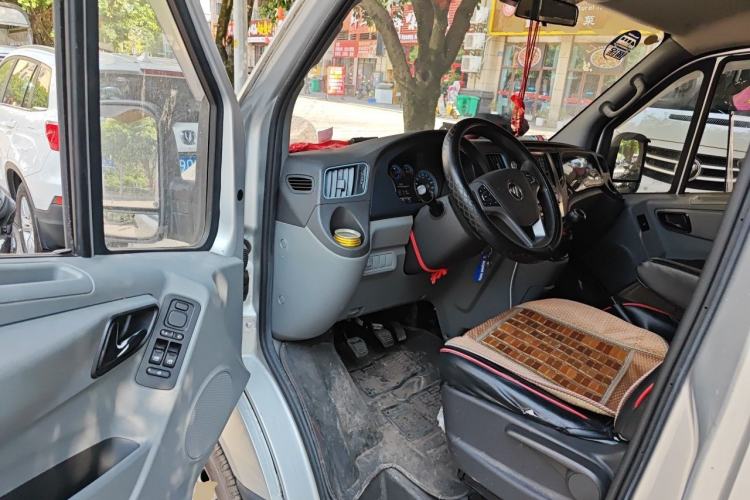 Used Foton Toano 2021 2.0T Manual Tongtu Short Wheelbase Mid-Height 5/6-Seater 4F20TC3 Driver Seat