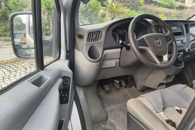 Used Foton Toano 2021 2.0T Manual Tongtu Long Wheelbase Mid-Height 5/6/7-Seater 4F20TC3 Driver Seat