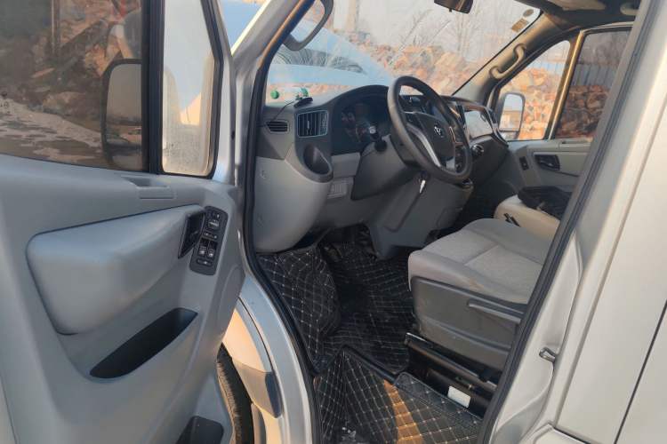 Used Foton Toano 2021 2.8T Manual Tongtu Long Wheelbase Mid-Height 5/6/7-Seater F2.8NS6B177L Driver Seat