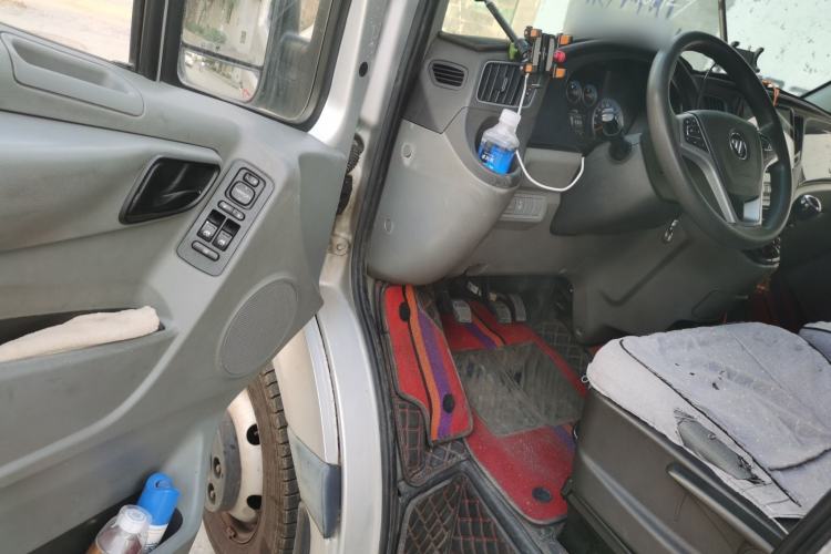 Used Foton Toano 2021 2.8T Manual Tongtu Extended-Wheelbase Mid-Roof 6/7-Seater F2.8 NS6B177L Driver Seat
