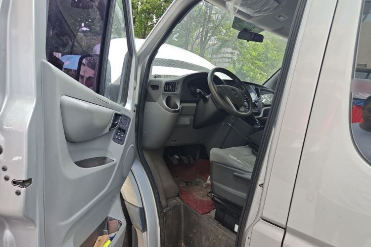 Used Foton Toano 2021 2.0T Manual Tongtu Short Wheelbase Mid-Height 5/6-Seater 4F20TC3 Driver Seat