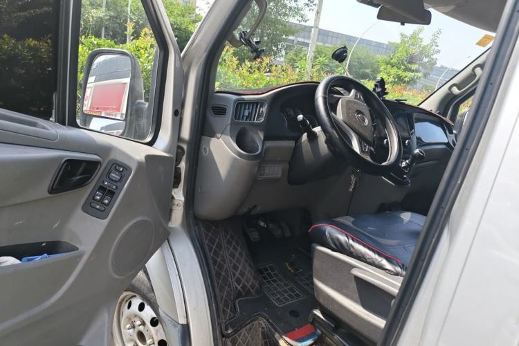 Used Foton Toano 2021 2.8T Manual Tongtu Long-Wheelbase Mid-Roof 3-Seater F2.8NS6B177L Driver Seat