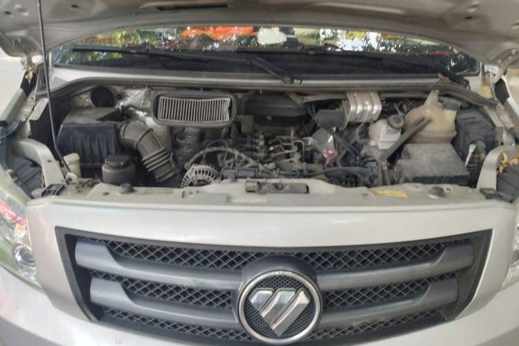 Used Foton Toano 2021 2.8T Manual Tongtu Extended-Wheelbase Ultra-High Roof 5/6/7-Seater with Rear Dual Tires F2.8 NS6B177L Engine Bay
