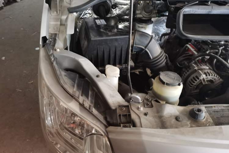 Used Foton Toano 2021 2.8T Manual Tongtu Extended-Wheelbase Ultra-High Roof 5/6/7-Seater with Rear Dual Tires F2.8 NS6B177L Engine Bay Right
