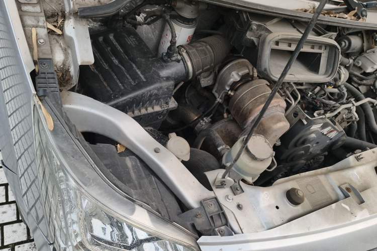 Used Foton Toano 2021 2.0T Manual Tongtu Long Wheelbase Mid-Height 5/6/7-Seater 4F20TC3 Engine Bay Right