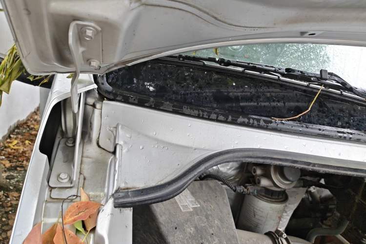 Used Foton Toano 2021 2.8T Manual Tongtu Extended-Wheelbase Mid-Roof 5/6/7-Seater F2.8NS6B177L Engine Bay Right