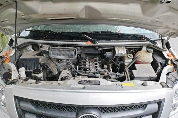 Used Foton Toano 2021 2.8T Manual Tongtu Extended-Wheelbase Mid-Roof 5/6/7-Seater F2.8NS6B177L Engine Bay