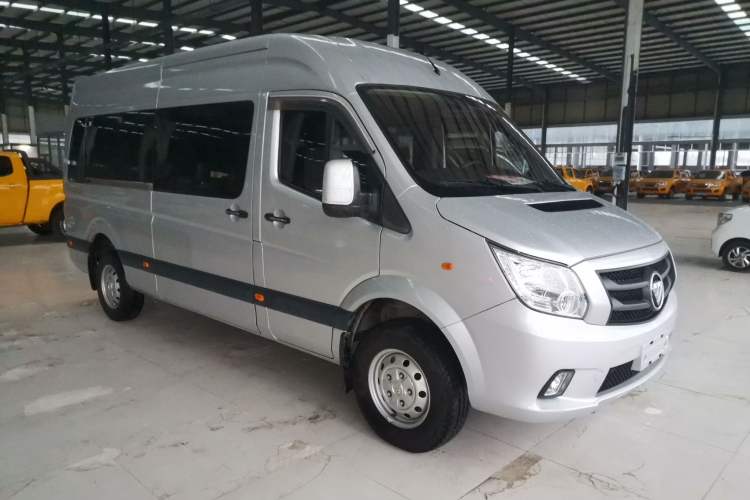 Used Foton Toano 2021 2.0T Manual Tongtu Extended-Wheelbase Mid-Roof 9-Seater 4F20TC3 Exterior 2