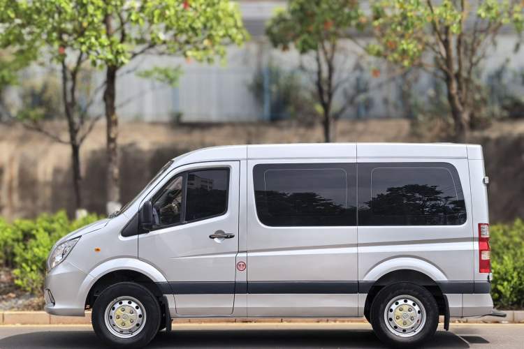 Used Foton Toano 2021 2.0T Manual Tongtu Short Wheelbase Flat Roof 5/6-Seater 4F20TC3 Exterior 3