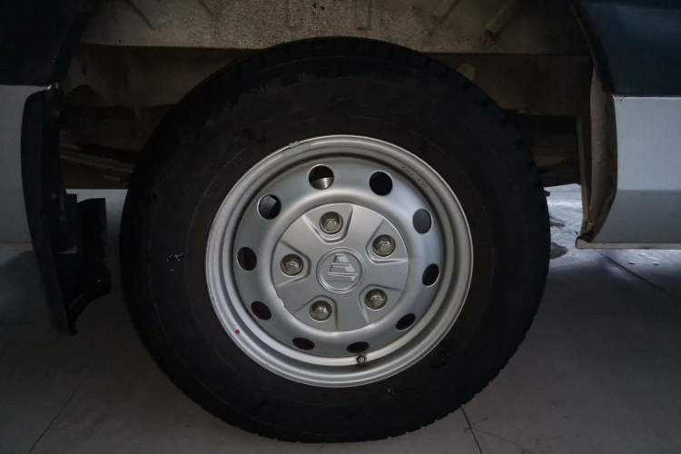 Used Foton Toano 2021 2.0T Manual Tongtu Extended-Wheelbase Mid-Roof 9-Seater 4F20TC3 Exterior 8