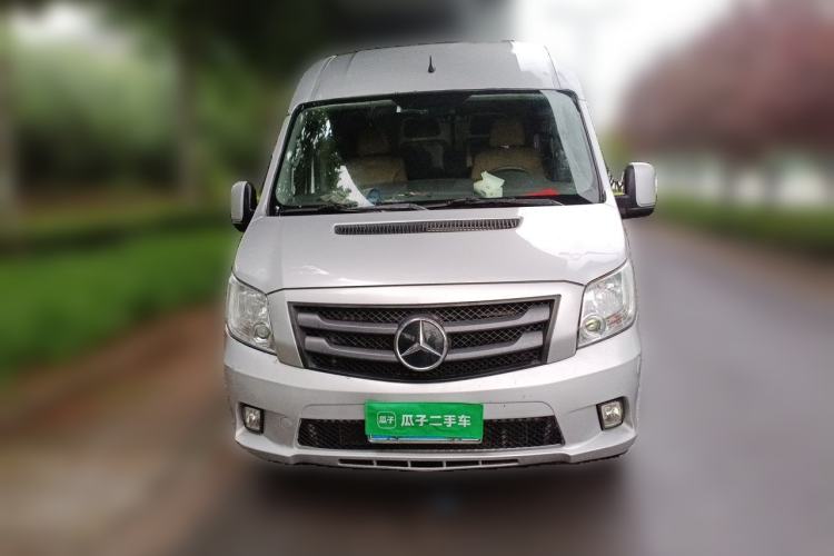 Used Foton Toano 2021 2.0T Manual Tongtu Extended-Wheelbase Mid-Roof 9-Seater 4F20TC3 Front