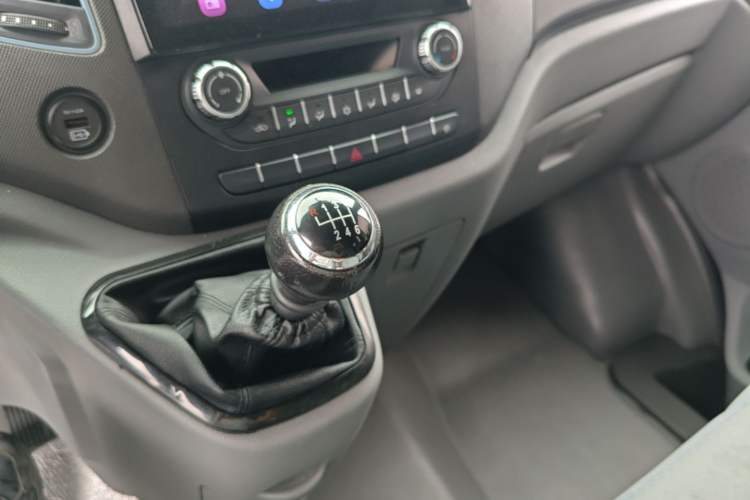 Used Foton Toano 2021 2.0T Manual Tongtu Short Wheelbase Mid-Height 5/6-Seater 4F20TC3 Gear Lever
