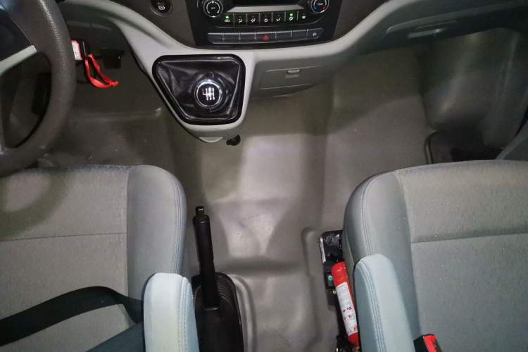 Used Foton Toano 2021 2.0T Manual Tongtu Extended-Wheelbase Mid-Roof 9-Seater 4F20TC3 Gear Lever