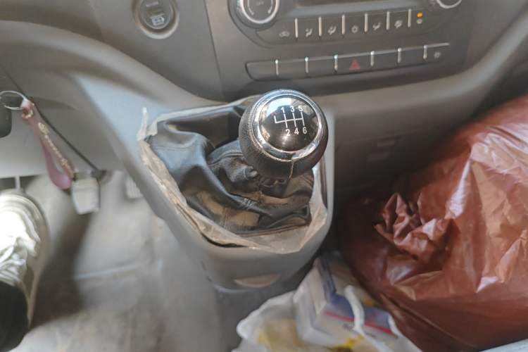 Used Foton Toano 2021 2.0T Manual Tongtu Short Wheelbase Mid-Height 5/6-Seater 4F20TC3 Gear Lever