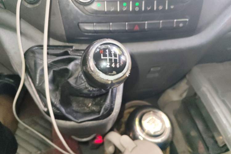 Used Foton Toano 2021 2.8T Manual Tongtu Extended-Wheelbase Ultra-High Roof 5/6/7-Seater with Rear Dual Tires F2.8 NS6B177L Gear Lever