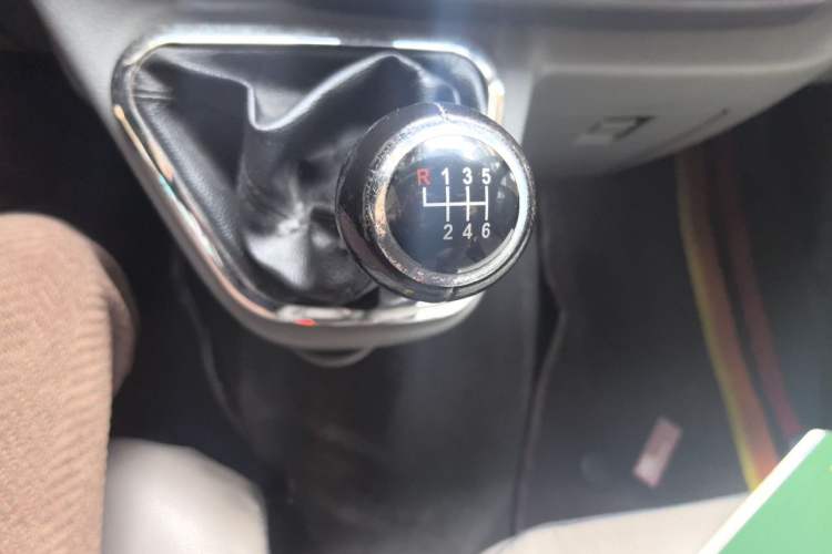 Used Foton Toano 2021 2.0T Manual Tongtu Short Wheelbase Mid-Height 5/6-Seater 4F20TC3 Gear Lever