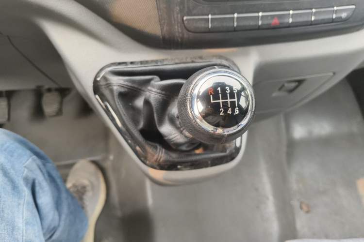 Used Foton Toano 2021 2.0T Manual Tongtu Long Wheelbase Mid-Height 5/6/7-Seater 4F20TC3 Gear Lever