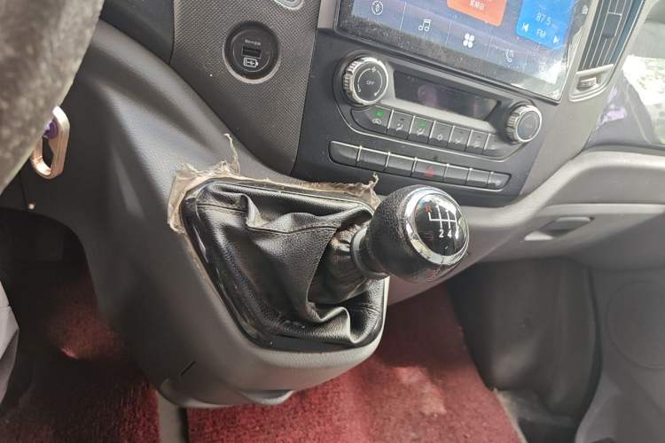 Used Foton Toano 2021 2.0T Manual Tongtu Short Wheelbase Mid-Height 5/6-Seater 4F20TC3 Gear Lever