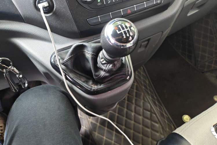 Used Foton Toano 2021 2.8T Manual Tongtu Extended-Wheelbase Mid-Roof 5/6/7-Seater F2.8NS6B177L Gear Lever