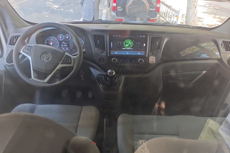 Used Foton Toano 2021 2.0T Manual Tongtu Long-Wheelbase Mid-Roof 3-Seater 4F20TC3 Interior 2