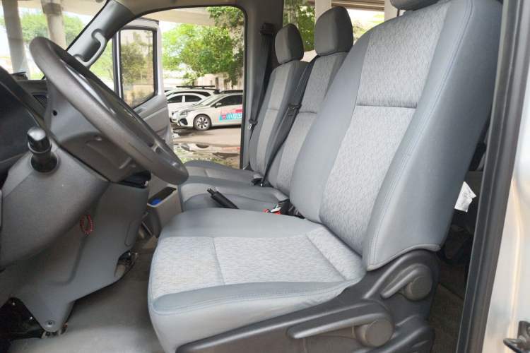 Used Foton Toano 2021 2.0T Manual Tongtu Long Wheelbase Mid-Height 5/6/7-Seater 4F20TC3 Left Front Seat