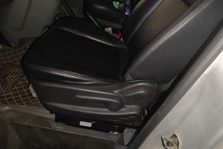 Used Foton Toano 2021 2.8T Manual Tongtu Long Wheelbase Mid-Height 5/6/7-Seater F2.8NS6B177L Left Front Seat