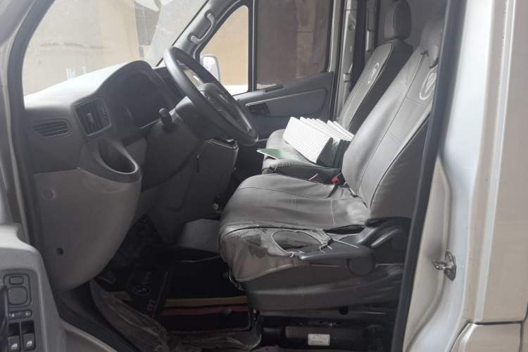 Used Foton Toano 2021 2.0T Manual Tongtu Short Wheelbase Mid-Height 5/6-Seater 4F20TC3 Left Rear Seat