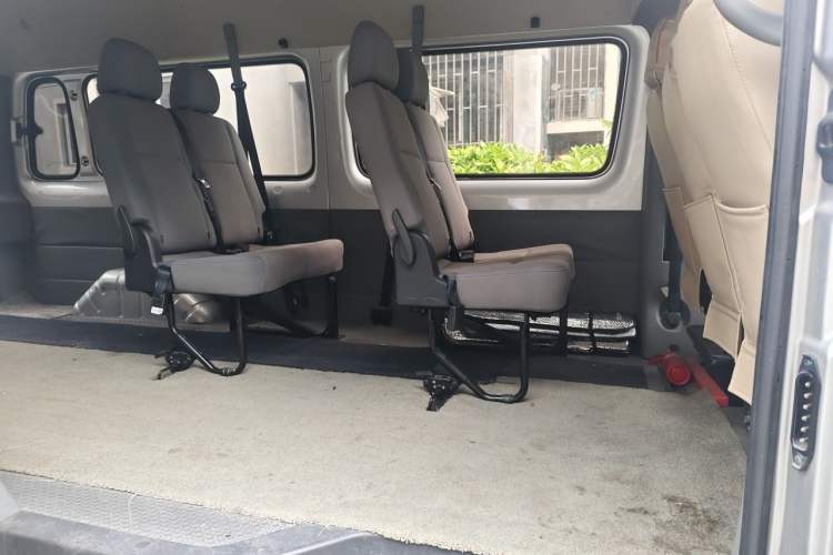 Used Foton Toano 2021 2.0T Manual Tongtu Extended-Wheelbase Mid-Roof 5/6/7-Seater 4F20TC3 Left Rear Seat