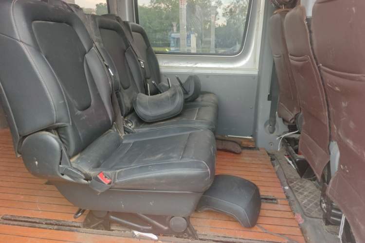 Used Foton Toano 2021 2.0T Manual Tongtu Short Wheelbase Mid-Height 5/6-Seater 4F20TC3 Left Rear Seat