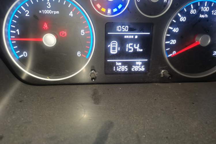 Used Foton Toano 2021 2.8T Manual Tongtu Extended-Wheelbase Ultra-High Roof 5/6/7-Seater with Rear Dual Tires F2.8 NS6B177L Odometer Close Up