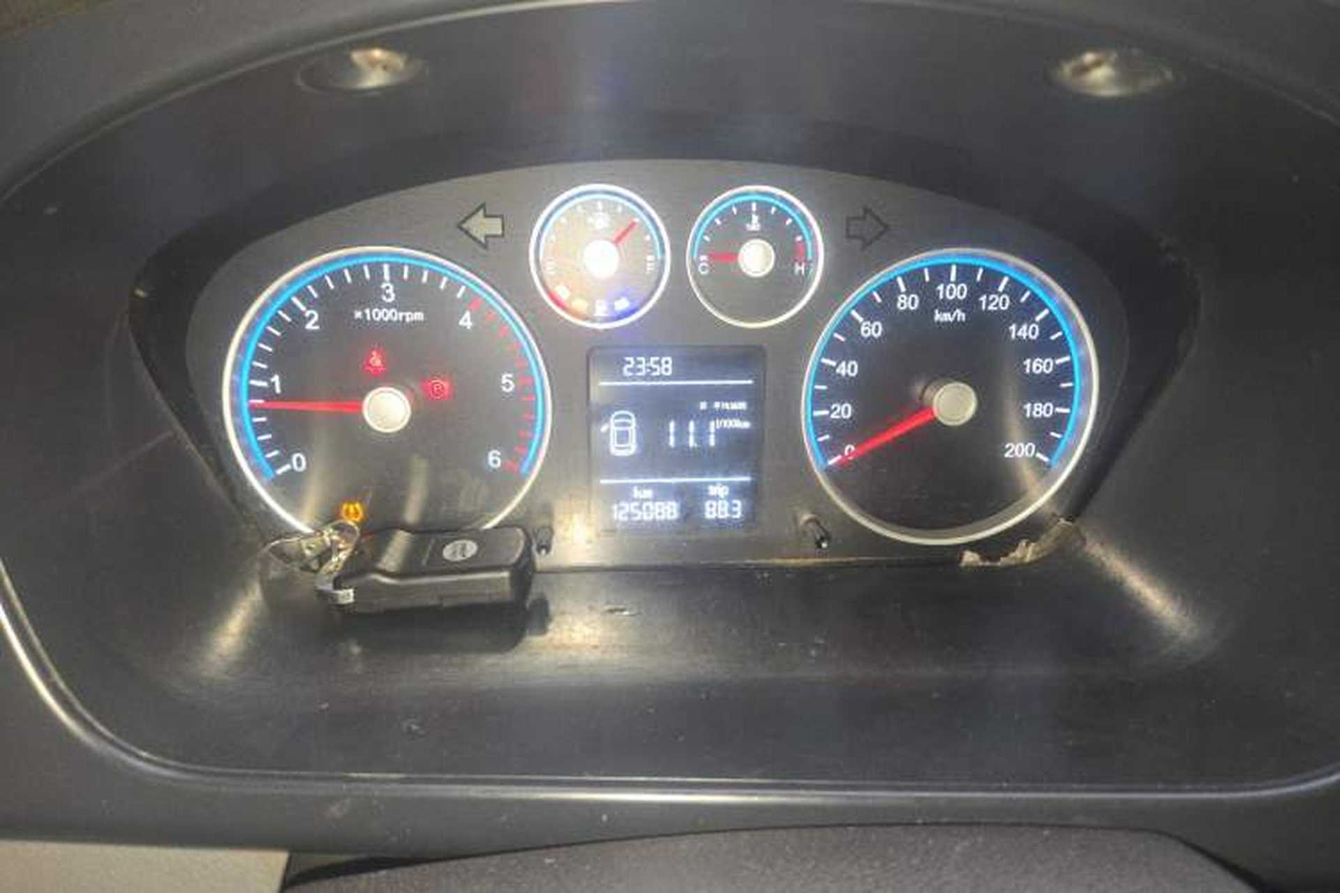 Used Foton Toano 2021 2.0T Manual Tongtu Extended-Wheelbase Mid-Roof 5/6/7-Seater 4F20TC3 Odometer Close Up
