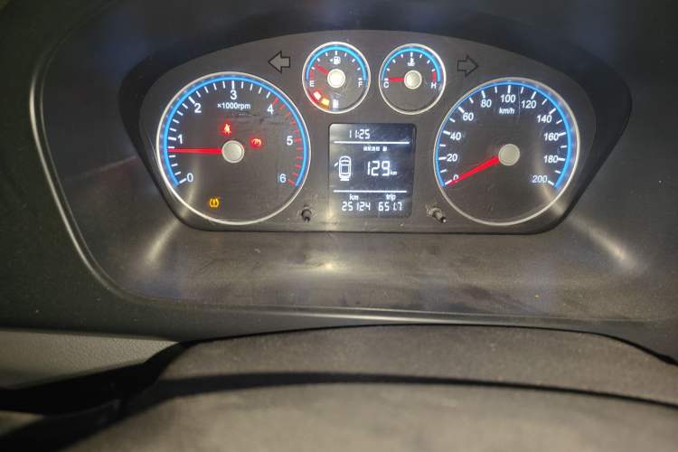 Used Foton Toano 2021 2.8T Manual Tongtu Long Wheelbase Mid-Height 5/6/7-Seater F2.8NS6B177L Odometer Close Up