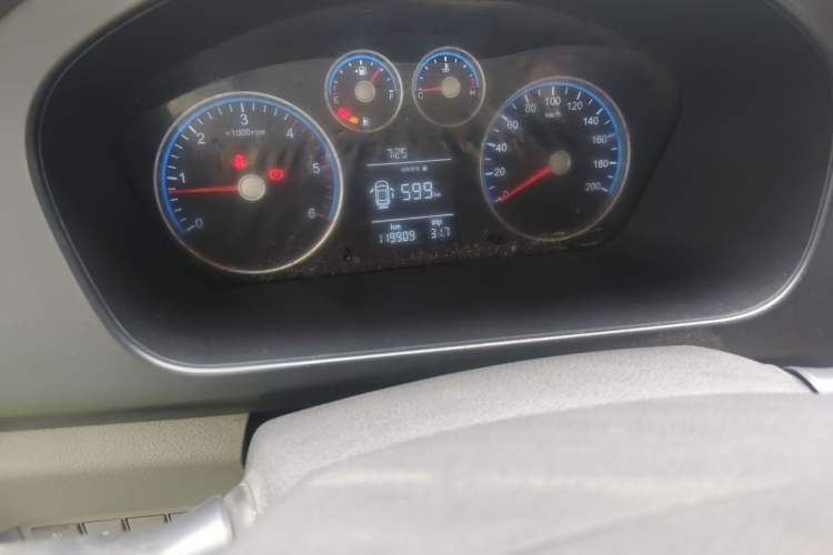 Used Foton Toano 2021 2.0T Manual Tongtu Extended-Wheelbase Mid-Roof 5/6/7-Seater 4F20TC3 Odometer Close Up