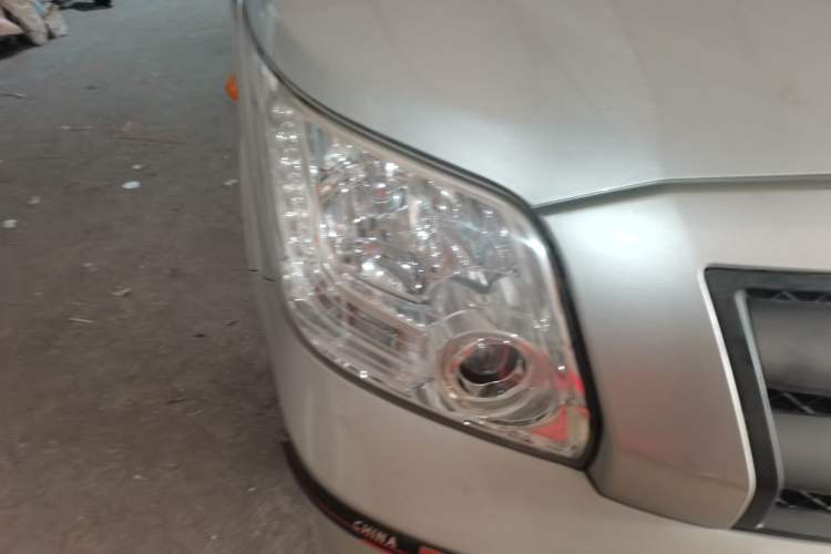 Used Foton Toano 2021 2.8T Manual Tongtu Extended-Wheelbase Ultra-High Roof 5/6/7-Seater with Rear Dual Tires F2.8 NS6B177L Right Front Headlight