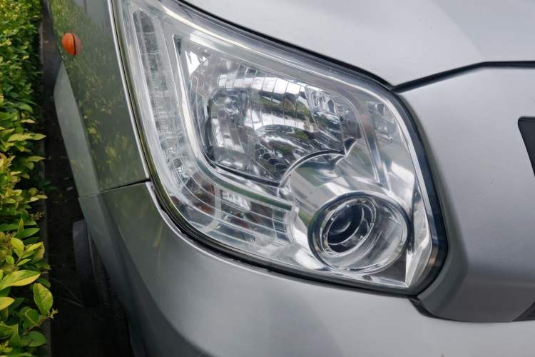 Used Foton Toano 2021 2.8T Manual Tongtu Extended-Wheelbase Ultra-High Roof 3-Seater with Rear Dual Tires F2.8NS6B177L Right Front Headlight
