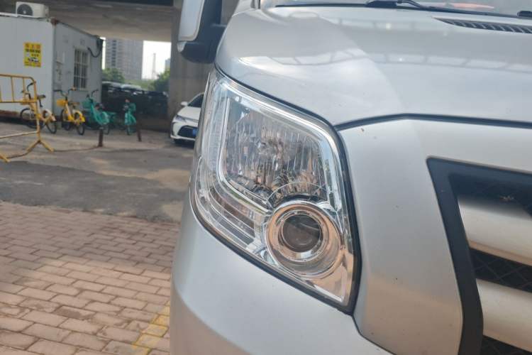 Used Foton Toano 2021 2.0T Manual Tongtu Long Wheelbase Mid-Height 5/6/7-Seater 4F20TC3 Right Front Headlight