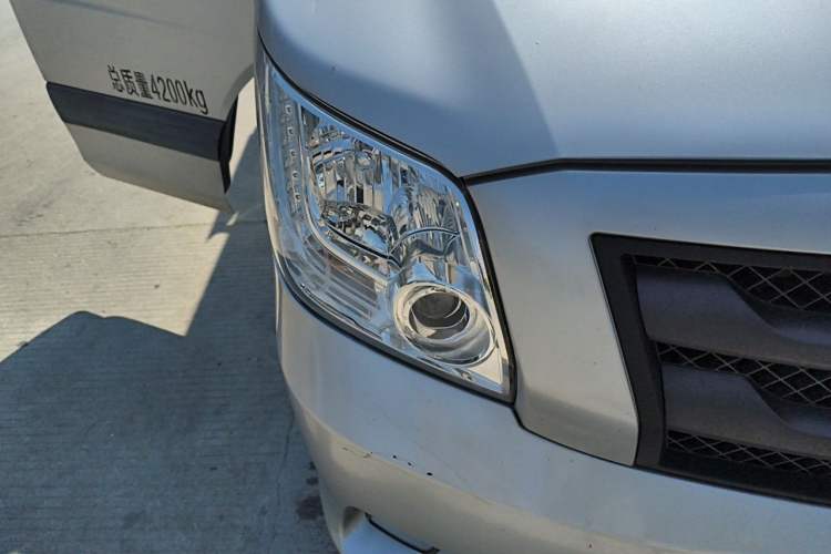 Used Foton Toano 2021 2.0T Manual Tongtu Long-Wheelbase Mid-Roof 3-Seater 4F20TC3 Right Front Headlight