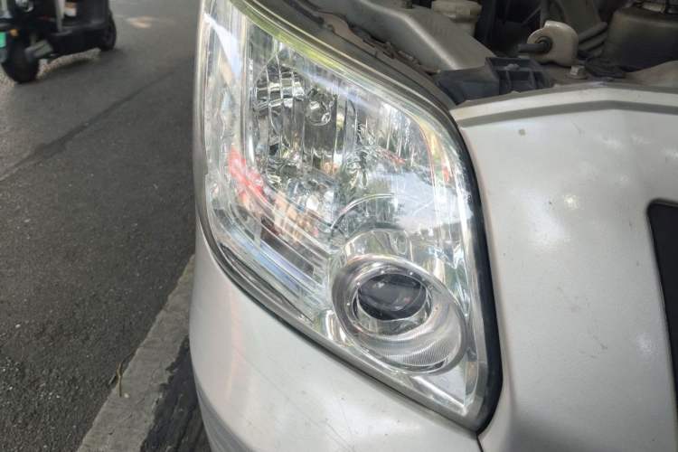 Used Foton Toano 2021 2.8T Manual Tongtu Extended-Wheelbase Ultra-High Roof 5/6/7-Seater with Rear Dual Tires F2.8 NS6B177L Right Front Headlight