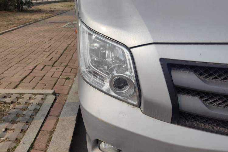 Used Foton Toano 2021 2.8T Manual Tongtu Extended-Wheelbase Mid-Roof 3-Seater with Rear Dual Tires F2.8NS6B177L Right Front Headlight