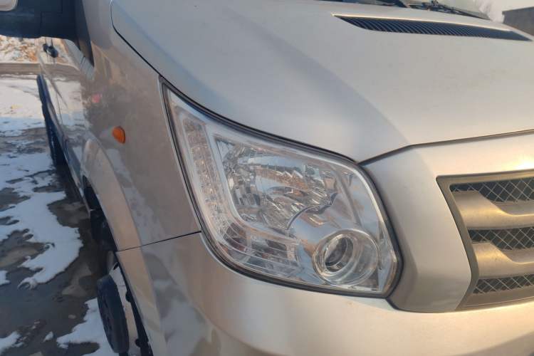 Used Foton Toano 2021 2.8T Manual Tongtu Long Wheelbase Mid-Height 5/6/7-Seater F2.8NS6B177L Right Front Headlight