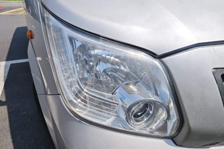 Used Foton Toano 2021 2.8T Manual Tongtu Long-Wheelbase Mid-Roof 3-Seater F2.8NS6B177L Right Front Headlight