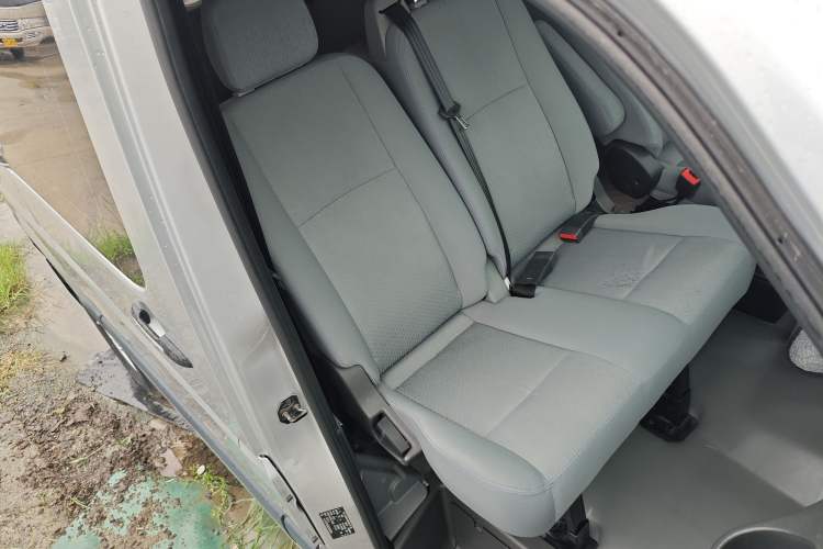 Used Foton Toano 2021 2.0T Manual Tongtu Short Wheelbase Mid-Height 5/6-Seater 4F20TC3 Right Front Seat