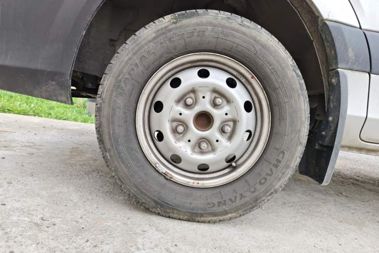 Used Foton Toano 2021 2.0T Manual Tongtu Short Wheelbase Mid-Height 5/6-Seater 4F20TC3 Right Front Wheel Hub