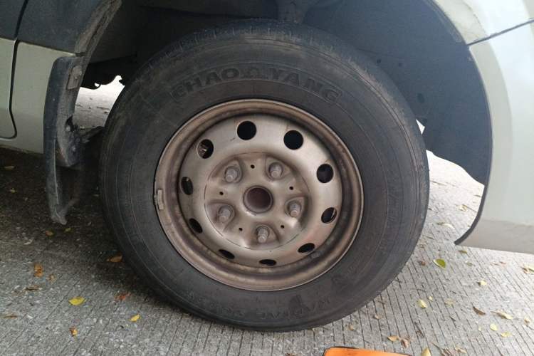 Used Foton Toano  Right Front Wheel Hub