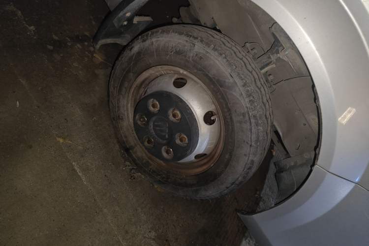 Used Foton Toano 2021 2.8T Manual Tongtu Long Wheelbase Mid-Height 5/6/7-Seater F2.8NS6B177L Right Front Wheel Hub