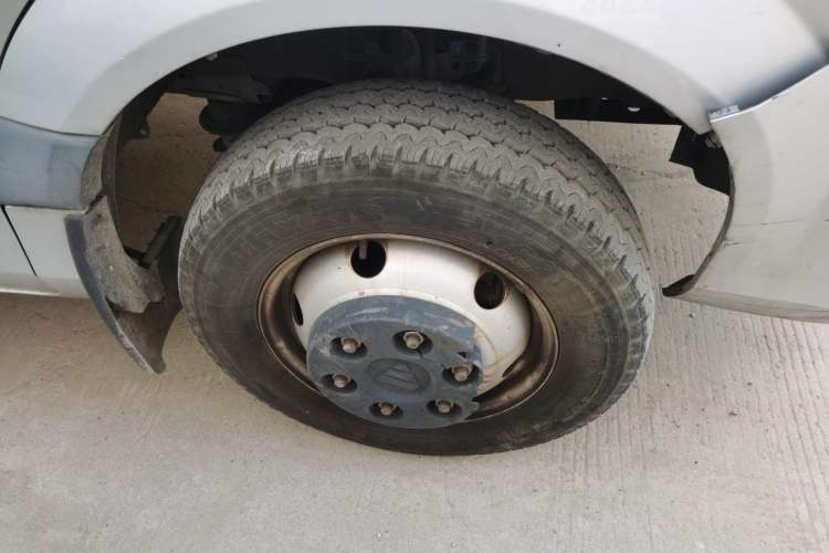 Used Foton Toano 2021 2.8T Manual Tongtu Extended-Wheelbase Mid-Roof 6/7-Seater F2.8 NS6B177L Right Front Wheel Hub
