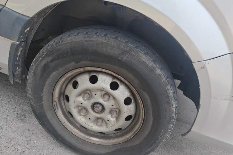 Used Foton Toano  Right Front Wheel Hub