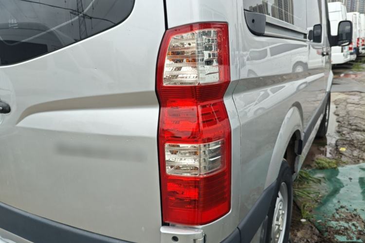 Used Foton Toano 2021 2.0T Manual Tongtu Short Wheelbase Mid-Height 5/6-Seater 4F20TC3 Right Rear Taillight