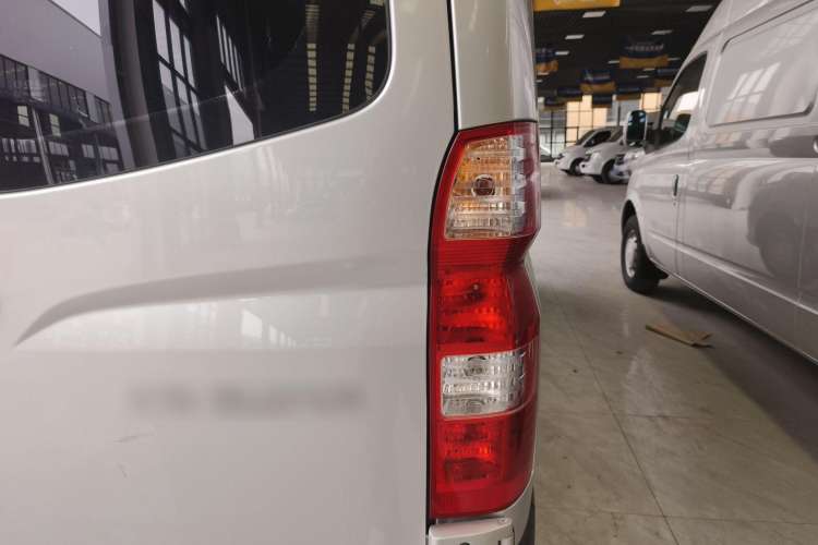 Used Foton Toano 2021 2.0T Manual Tongtu Extended-Wheelbase Mid-Roof 9-Seater 4F20TC3 Right Rear Taillight