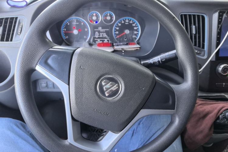 Used Foton Toano 2021 2.0T Manual Tongtu Long Wheelbase Mid-Height 5/6/7-Seater 4F20TC3 Steering Wheel